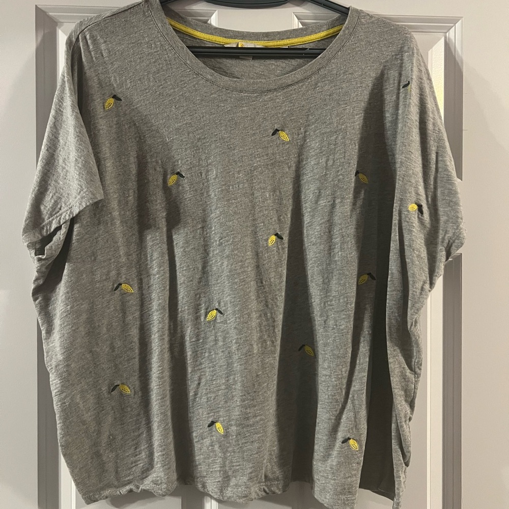 Boden embroidered lemons t-shirt 🍋